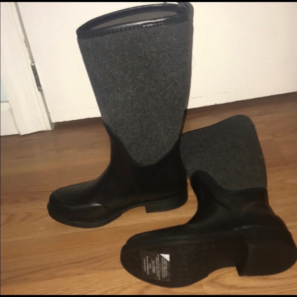 Ugh rain boots
